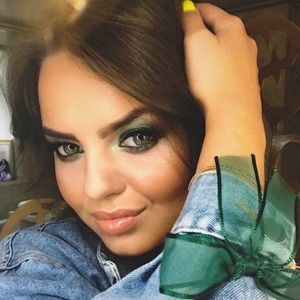 Meet your Posher, Leah lee